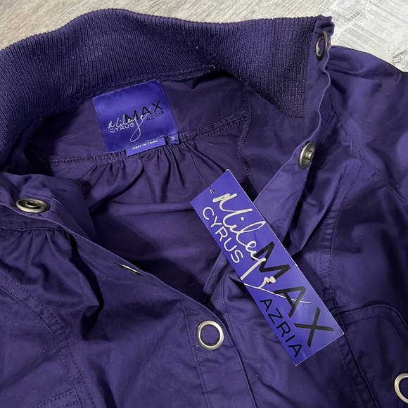 Miley Cyrus Max Azira Purple Jacket Buttoned 3/4 Ruched Sleeves Cropped Cuffed - Picture 3 of 8